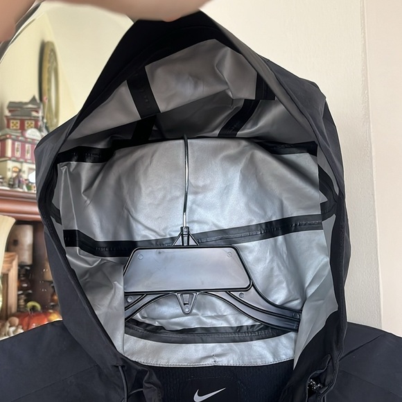 Brand New Nike Black Trail GORE-TEX INFINIUM Running Jacket Loose Fit Packable - Picture 10 of 16